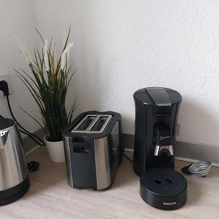 شقة Platz Fuer Gruppen - 4 Schlafzimmer Mit Tv, Kueche, Bad أولم